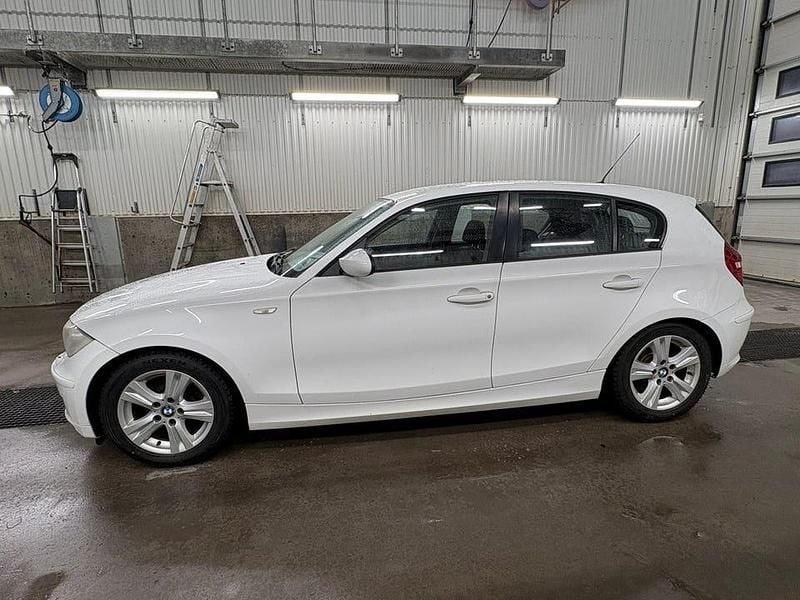 Begagnad BMW 118 143 HK (105 kW) 2008 Halvkombi