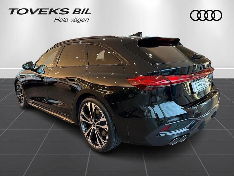Ny Audi A5 2025 Svart Kombi