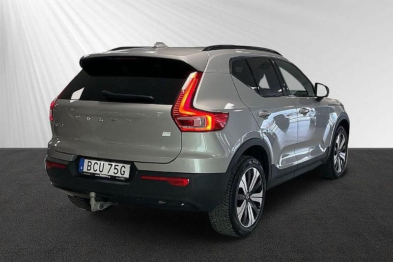 Begagnad Volvo XC40 Plus 169 kW (231 HK) 2022 Silver SUV