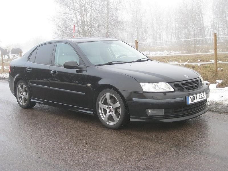 Svart Begagnad 2005 Saab 9-3 Aero Sedan | 53 000 kr (Bra pris) - Bild 1/4