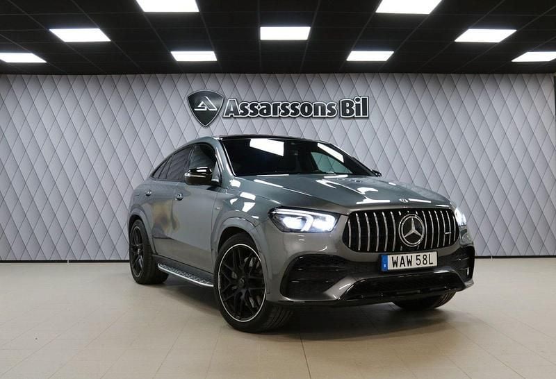 Grå Begagnad 2023 Mercedes GLE53 AMG AMG Line Premium Plus Sportkupé | 1 090 000 kr (Dyr) - Bild 1/4