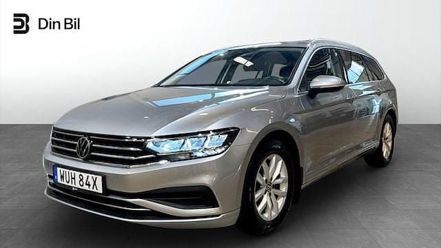 Silver Begagnad 2023 VW Passat Business Kombi | 339 900 kr (Marknadspris) - Bild 1/4