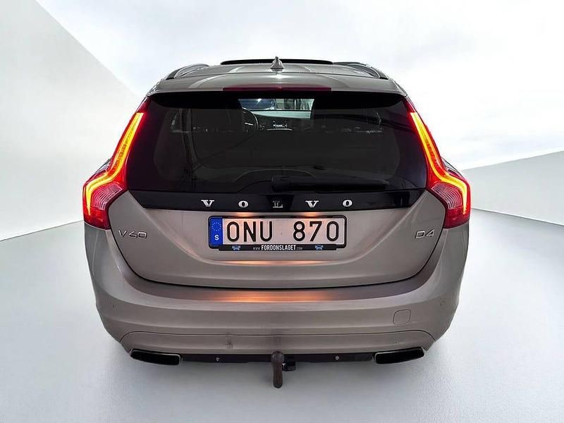 Begagnad Volvo V60 Momentum 181 HK (133 kW) 2014 Brun Kombi