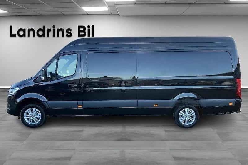 Ny Mercedes Sprinter 2025 Svart (obsidiansvart metallic) Van