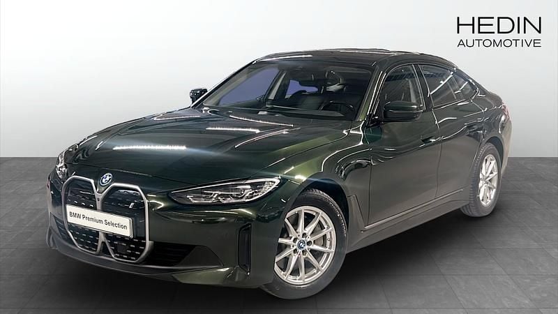 Begagnad BMW i4 Shadowline 250 kW (340 HK) 2023 Grön Sedan