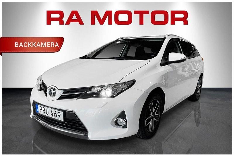 Vit Begagnad 2015 Toyota Auris Edition Kombi | 119 900 kr (Marknadspris) - Bild 1/4