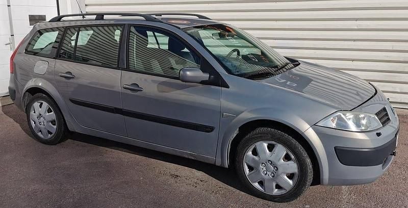 Begagnad Renault Mégane II 135 HK (99 kW) 2005 Grå