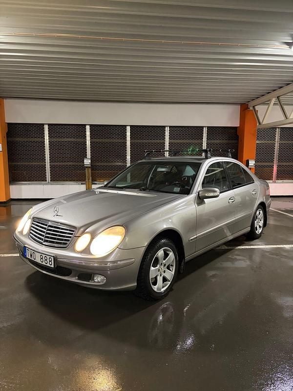 Begagnad Mercedes E200 163 HK (119 kW) 2003
