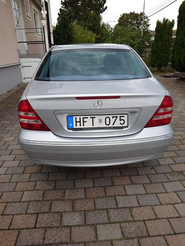 Begagnad Mercedes C200 163 HK (119 kW) 2006