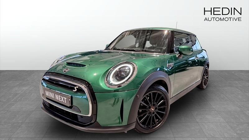 Begagnad Mini Cooper SE 135 kW (184 HK) 2022 Grön Halvkombi