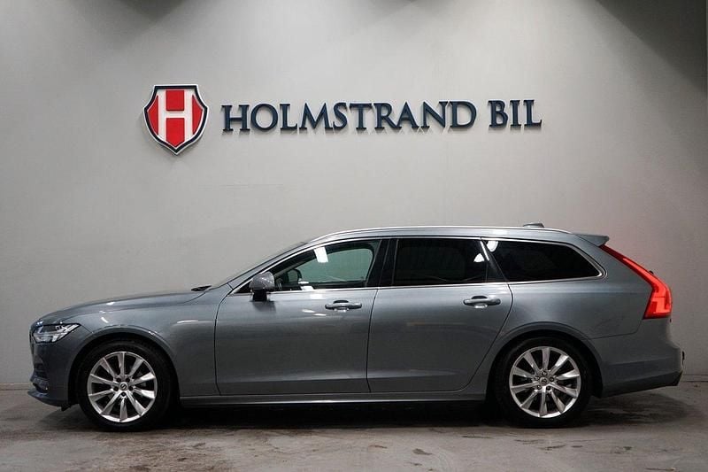 Grå Begagnad 2019 Volvo V90 Momentum Kombi | 274 900 kr (Lite dyr) - Bild 1/4