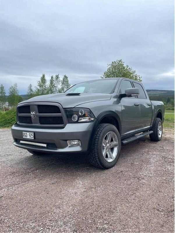 Grå Begagnad 2012 Dodge Ram Pickup | 178 000 kr (Superpris) - Bild 1/4