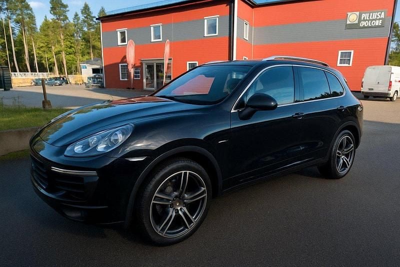 Svart Begagnad 2012 Porsche Cayenne SUV | 160 000 kr (Superpris) - Bild 1/2
