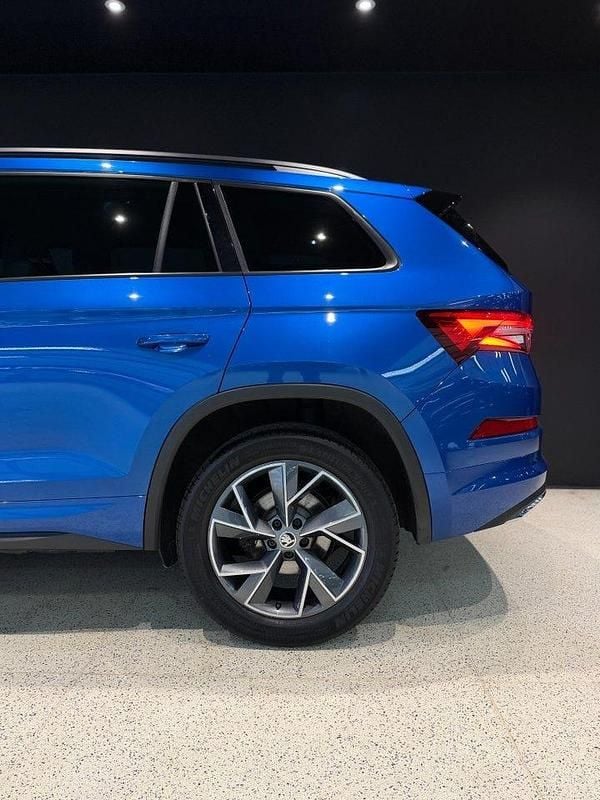 Begagnad Skoda Kodiaq SportLine 200 HK (147 kW) 2023 Race blue metallic SUV