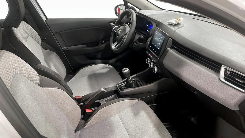 Begagnad Renault Clio V Evolution 91 HK (66 kW) 2022 Vit Halvkombi