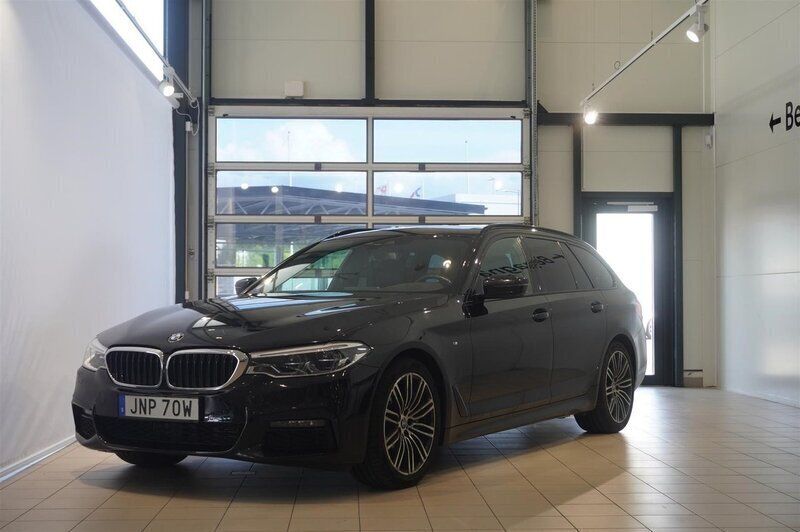 Svart Begagnad 2019 BMW 530 M Sport Kombi | 429 900 kr (Lite dyr) - Bild 1/4
