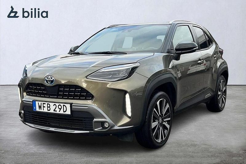 Grön Begagnad 2022 Toyota Yaris Cross Skyview Edition SUV | 314 900 kr (Bra pris) - Bild 1/3