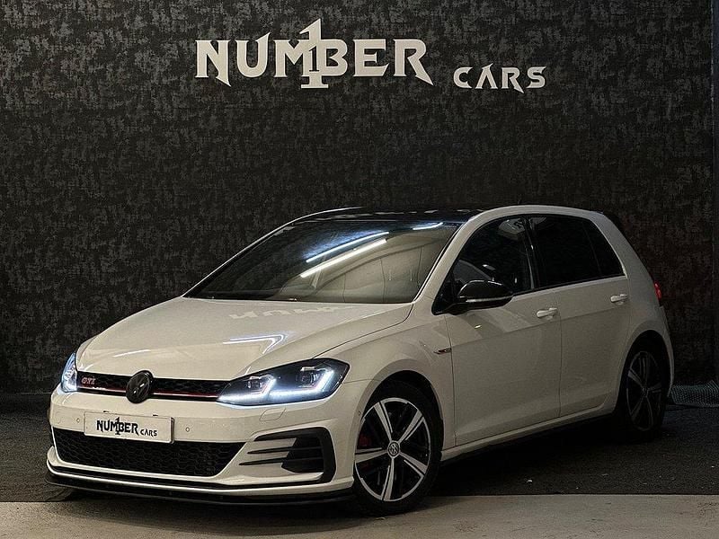 Vit Begagnad 2018 VW Golf VII GTI Halvkombi | 269 900 kr (Lite dyr) - Bild 1/4