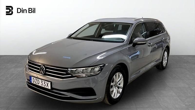 Grå Begagnad 2022 VW Passat Kombi | 289 900 kr (Superpris) - Bild 1/4
