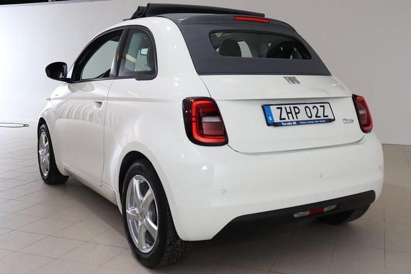 Begagnad Fiat 500e Icon 86 kW (118 HK) 2020 Vit Cab