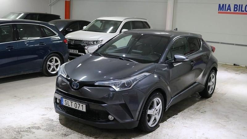 Begagnad Toyota C-HR Executive 122 HK (89 kW) 2017 Grå SUV