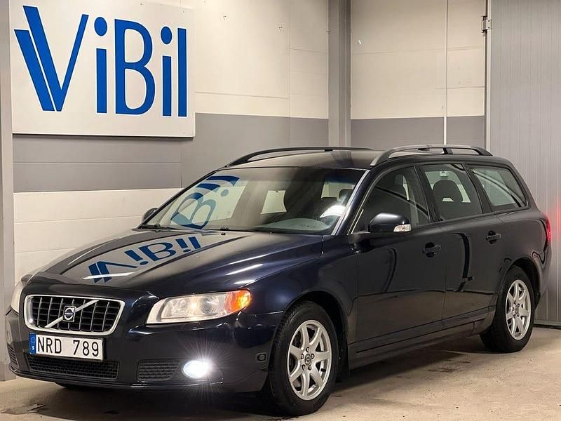 Mörkblå Begagnad 2009 Volvo V70 Momentum Kombi | 69 900 kr (Marknadspris) - Bild 1/4