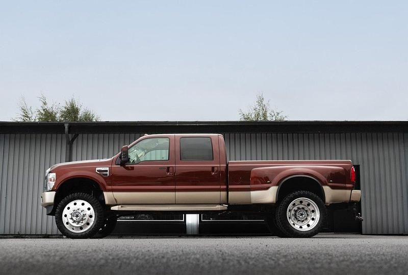 Begagnad Ford F350 King Ranch 500 HK (367 kW) 2008 Flerfärgad Pickup