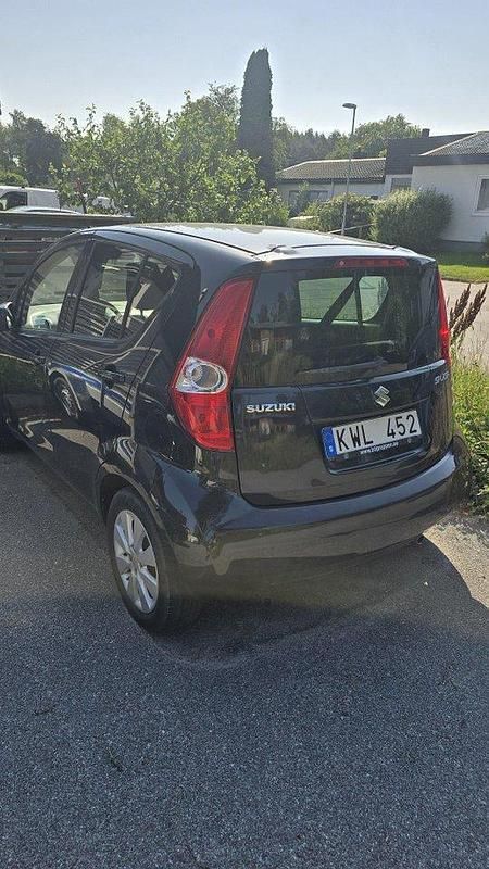 Svart Begagnad 2010 Suzuki Splash Halvkombi | 15 000 kr (Bra pris) - Bild 1/4