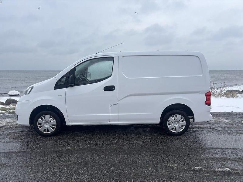 Begagnad Nissan NV200 90 HK (66 kW) 2016 Vit Minibuss
