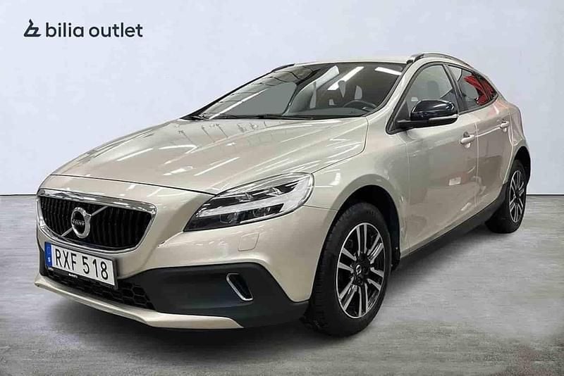 Brun Begagnad 2018 Volvo V40 Halvkombi | 174 900 kr (Marknadspris) - Bild 1/1