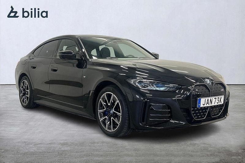 Svart Begagnad 2023 BMW i4 M Sport Sedan | 529 000 kr (Superpris) - Bild 1/4