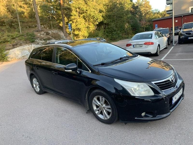 Svart Begagnad 2009 Toyota Avensis Business Edition Kombi | 59 000 kr (Marknadspris) - Bild 1/4