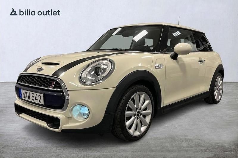 Vit Begagnad 2017 Mini Cooper S Halvkombi | 179 900 kr (Marknadspris) - Bild 1/3