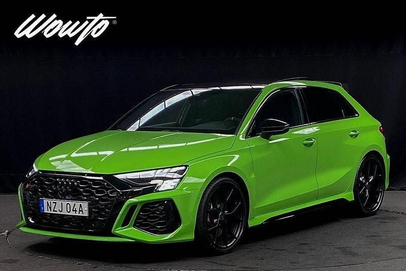Grön Begagnad 2024 Audi RS3 Sportback Premium Halvkombi | 699 800 kr (Dyr) - Bild 1/4