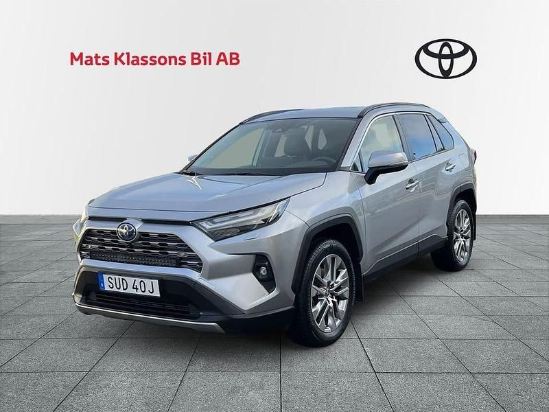 Silver Begagnad 2023 Toyota RAV4 Hybrid Executive SUV | 459 000 kr (Lite dyr) - Bild 1/4