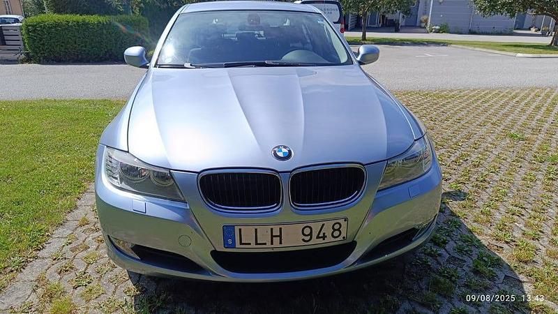 Begagnad 2009 BMW 316 Sedan | 82 000 kr (Marknadspris) - Bild 1/4