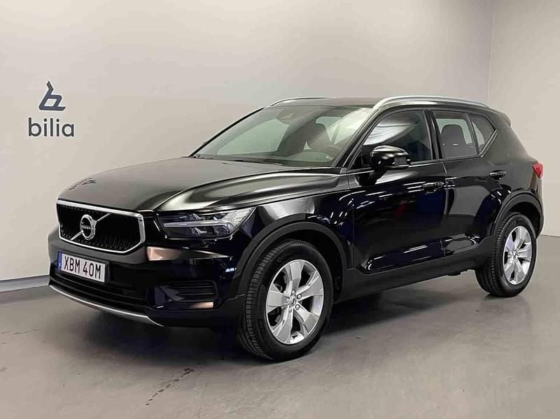 Svart Begagnad 2021 Volvo XC40 Momentum SUV | 299 500 kr (Bra pris) - Bild 1/1