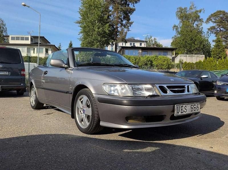 Begagnad Saab 9-3 Cabriolet 205 HK (150 kW) 2003 Ljusgrå Cab