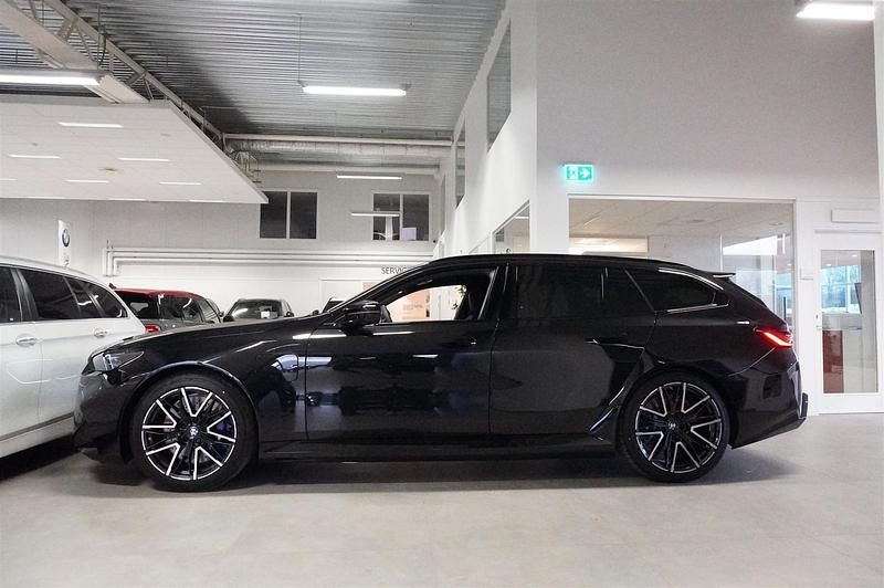 Ny BMW M5 Comfort Edition 2026 Svart Kombi