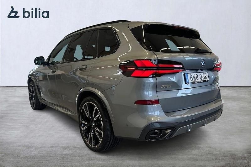 Begagnad BMW X5 M Sport 490 HK (360 kW) 2025 Grå SUV