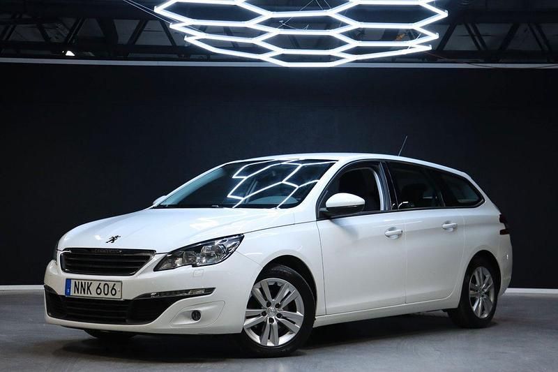 Vit Begagnad 2015 Peugeot 308 Active Kombi | 74 800 kr (Marknadspris) - Bild 1/4