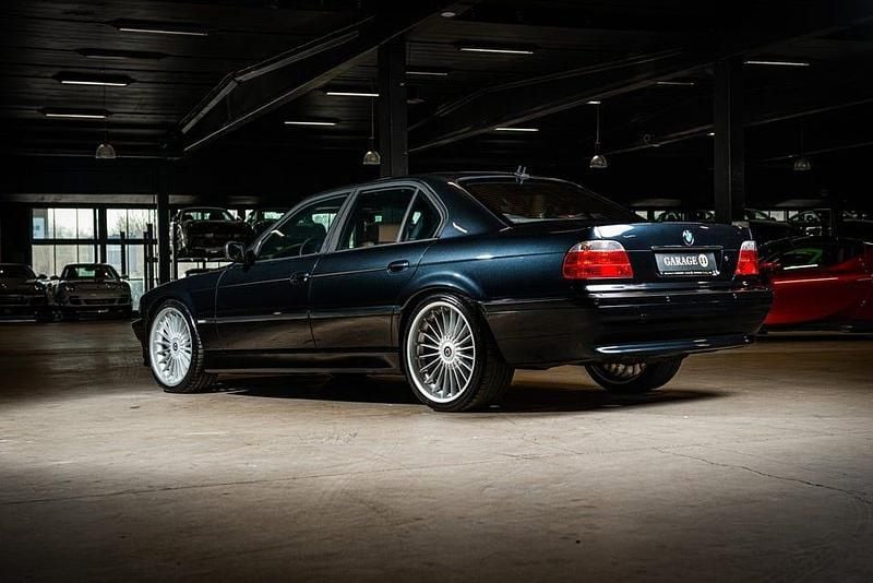 Begagnad BMW 750 M Sport 326 HK (239 kW) 2001 Svart Sedan