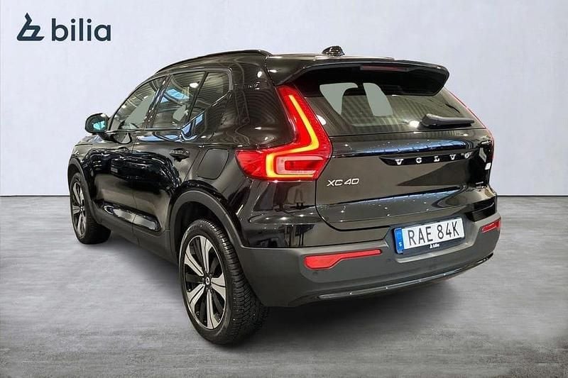 Begagnad Volvo XC40 Core 185 kW (252 HK) 2022 Svart SUV
