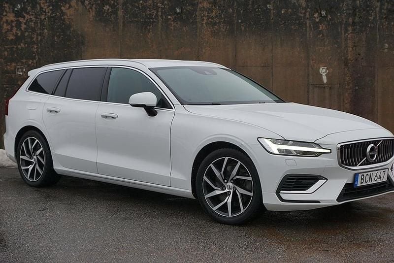 Begagnad Volvo V60 Inscription 253 HK (186 kW) 2021 Vit Kombi