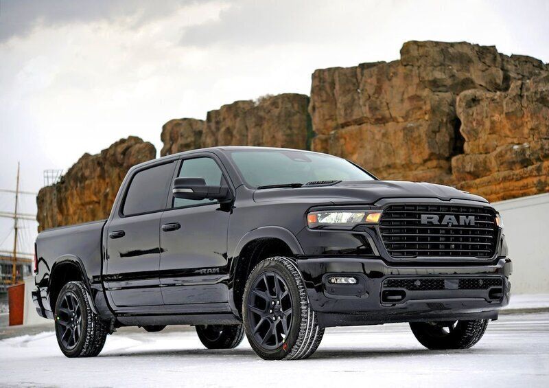 Ny 2025 RAM 1500 Pickup | 1 174 880 kr - Bild 1/4