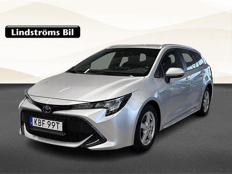 Silver Begagnad 2020 Toyota Corolla Active Kombi | 244 000 kr (Marknadspris) - Bild 1/3
