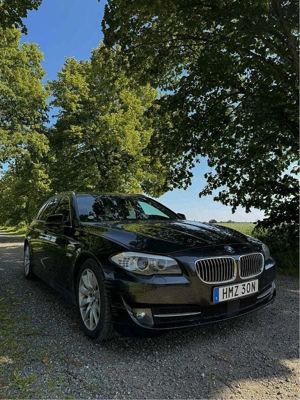 Grå Begagnad 2011 BMW 535 M Sport Kombi | 100 000 kr (Bra pris) - Bild 1/4