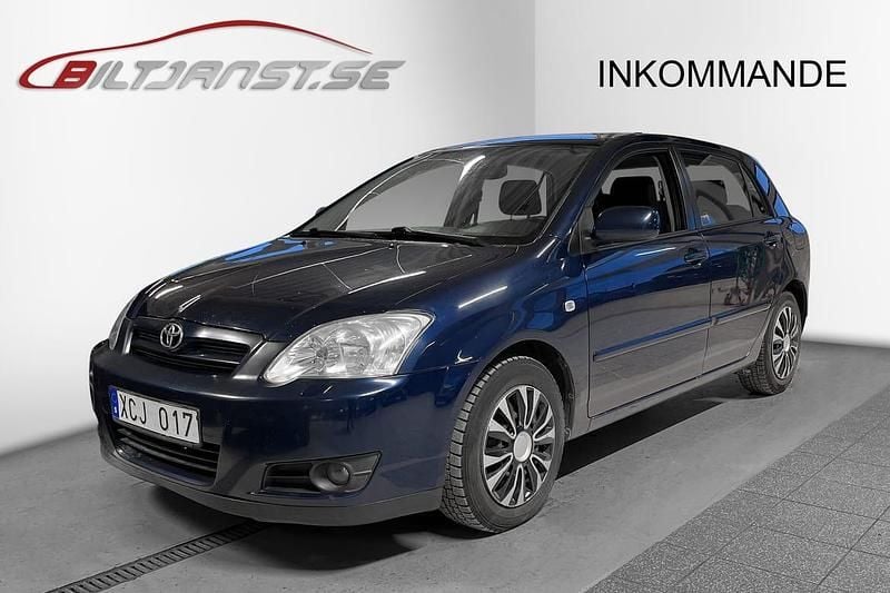 Blå Begagnad 2005 Toyota Corolla Halvkombi | 37 900 kr (Bra pris) - Bild 1/4