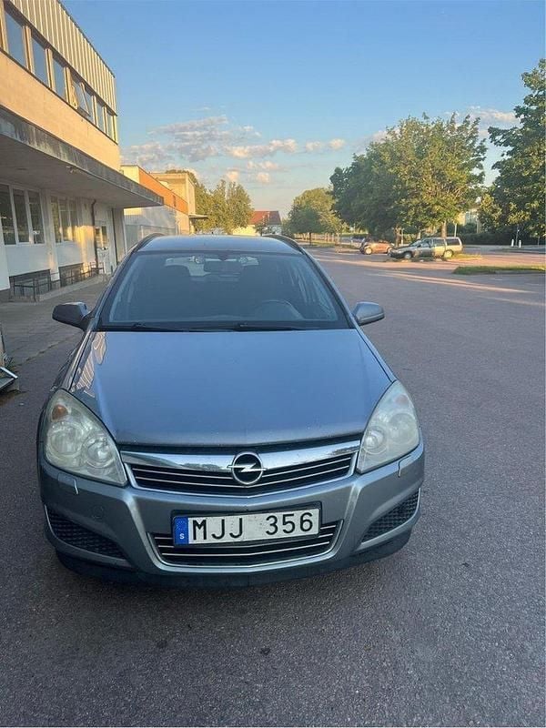 Grå Begagnad 2007 Opel Astra Kombi | 29 999 kr (Lite dyr) - Bild 1/4