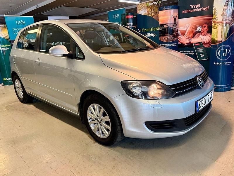 Silver Begagnad 2013 VW Golf VII Halvkombi | 89 900 kr (Superpris) - Bild 1/4